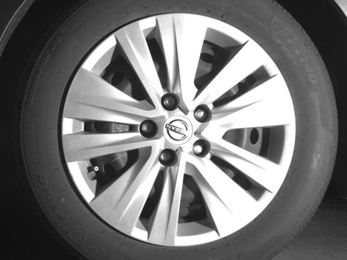 Used 2025 Nissan Sentra S FWD image 12