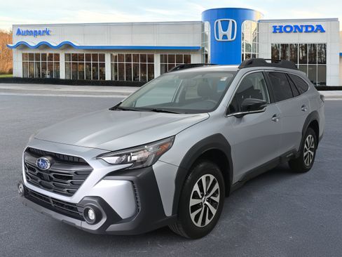 Used 2025 Subaru Outback Premium w/ Popular Package #1A image 1