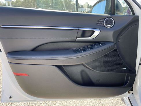 Used 2021 Hyundai Sonata Limited image 12