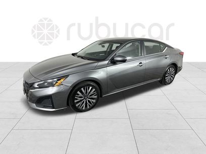 Used 2023 Nissan Altima 2.5 SV
