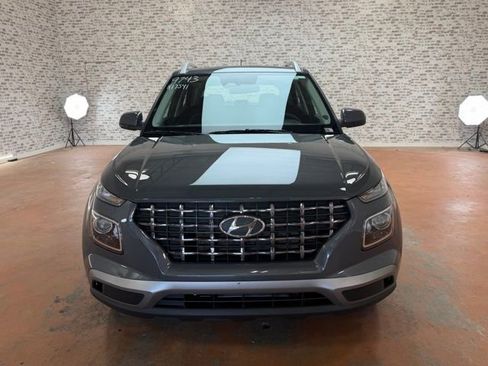 Used 2026 Hyundai Venue SEL FWD image 2