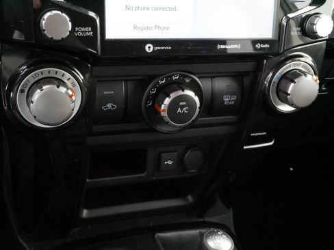 Certified 2024 Toyota 4Runner TRD Off-Road image 23