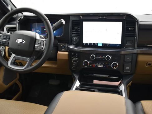 Used 2025 Ford F250 Lariat w/ Lariat Ultimate Package image 29