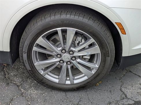 Certified 2025 Cadillac XT5 Premium Luxury image 11