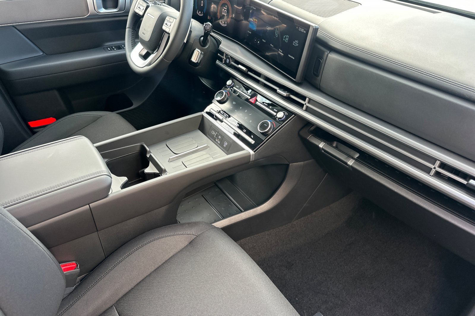 Used 2026 Hyundai Santa Fe SE FWD image 18