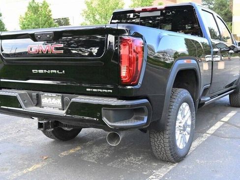 Used 2022 GMC Sierra 3500 Denali w/ Denali Ultimate Package AWD/4WD image 8