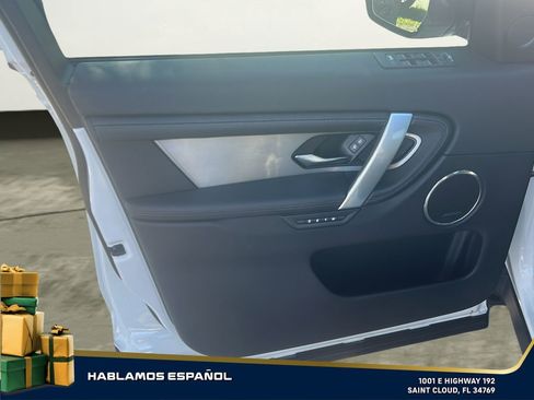 Used 2024 Land Rover Discovery Sport Dynamic SE image 12