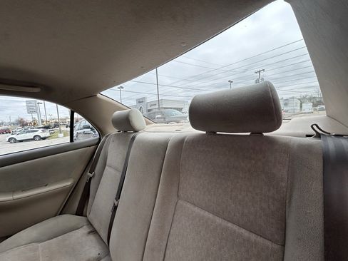 Used 2003 Toyota Corolla CE image 21