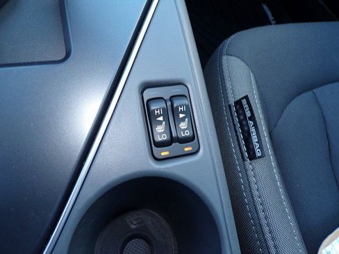 Certified 2025 Subaru Crosstrek 2.0i Premium image 16