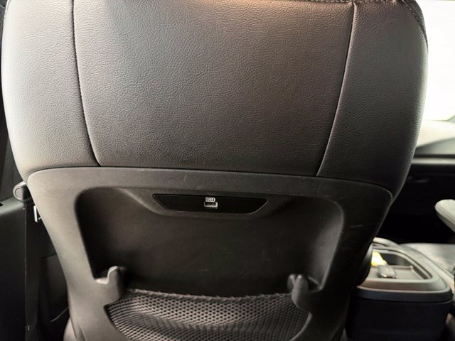 Used 2018 Chrysler Pacifica Touring-L w/ Premium Audio Group FWD image 29
