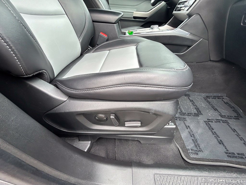 Used 2023 Ford Explorer XLT w/ Equipment Group 202A RWD image 24