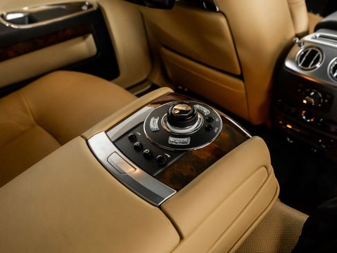 Used 2013 Rolls-Royce Ghost image 52
