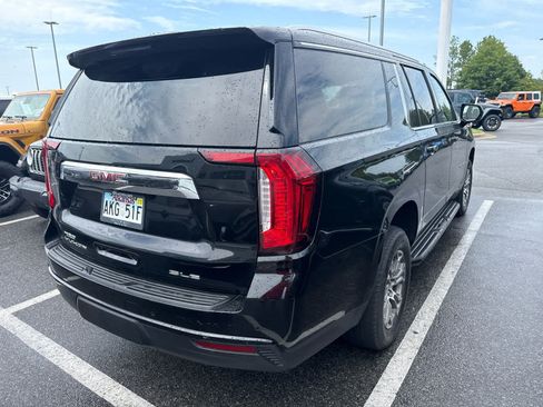Used 2023 GMC Yukon XL SLE RWD image 3