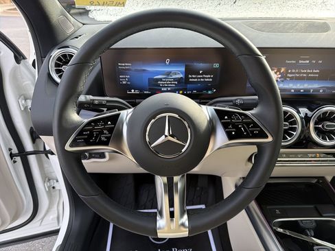 Certified 2025 Mercedes-Benz GLA 250 image 25