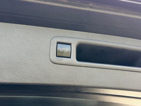 Used 2023 Toyota Highlander XLE image 31