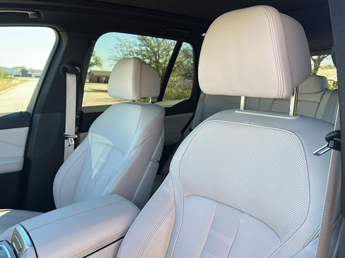 Used 2021 BMW X5 sDrive40i w/ M Sport Package image 14