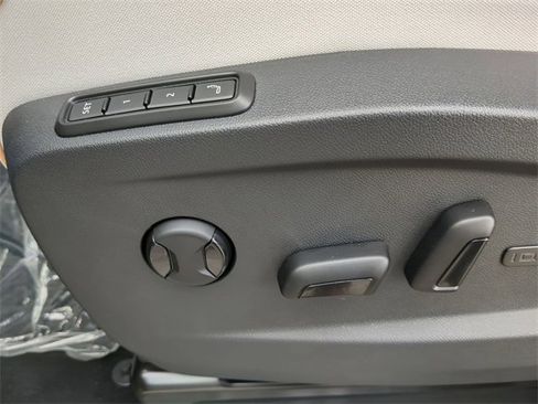 New 2025 Volkswagen ID. Buzz 1st Edition image 20