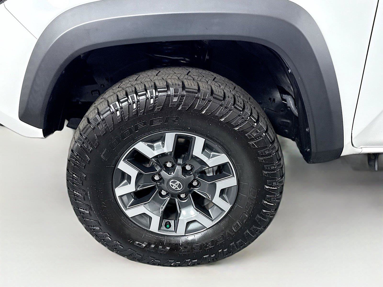Certified 2023 Toyota Tacoma TRD Off-Road AWD/4WD image 40