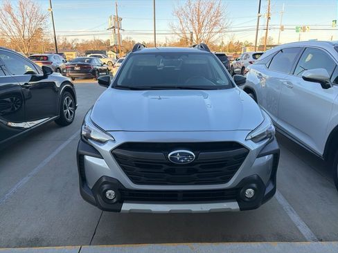 Used 2023 Subaru Outback Limited XT image 2