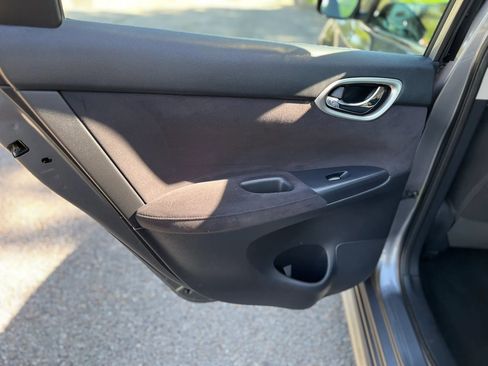 Used 2015 Nissan Sentra SR FWD image 16