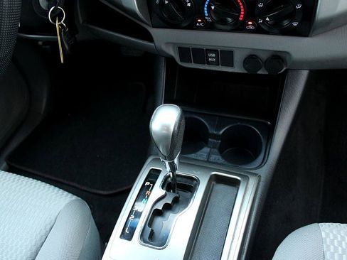 Used 2014 Toyota Tacoma PreRunner image 16