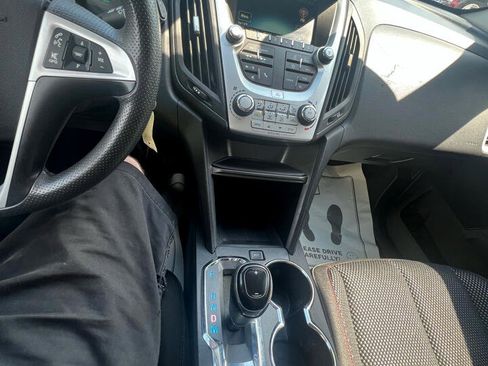 Used 2017 Chevrolet Equinox LT image 25