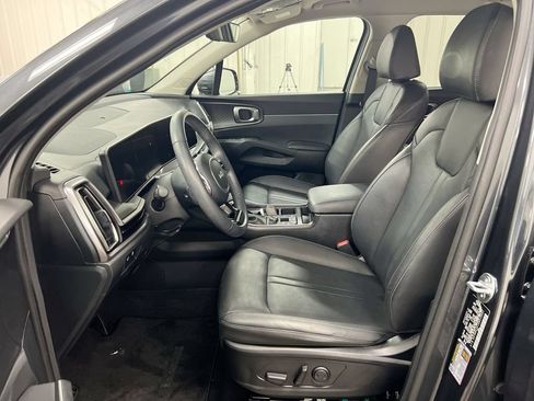 Used 2025 Kia Sorento EX FWD image 20