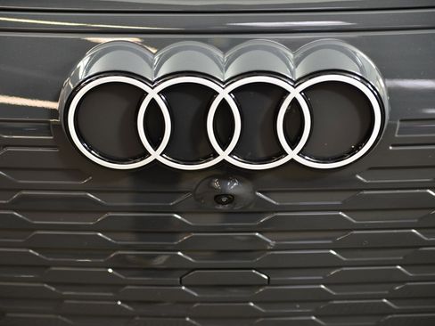 Certified 2025 Audi Q6 e-tron Premium w/ Convenience Package image 16