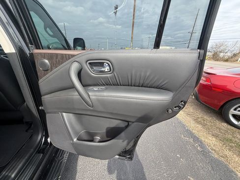 Used 2024 Nissan Armada Platinum image 20