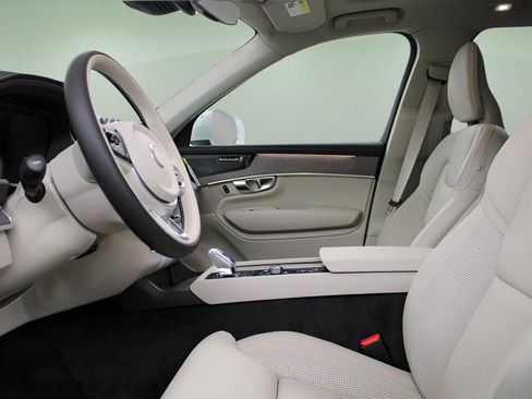 New 2026 Volvo XC90 B6 Ultra w/ Protection Package AWD/4WD image 19