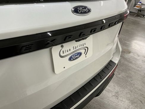 New 2026 Ford Explorer ST-Line image 6