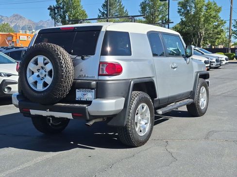 Used 2008 Toyota FJ Cruiser 4WD image 3