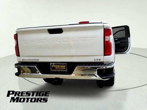 Used 2021 Chevrolet Silverado 2500 LTZ w/ LTZ Premium Package AWD/4WD image 13