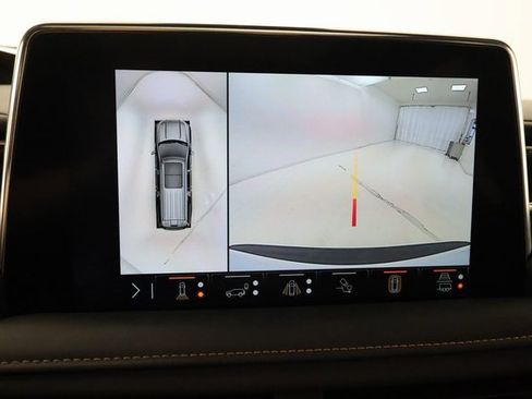 Used 2023 GMC Yukon XL AT4 w/ AT4 Premium Plus Package image 17