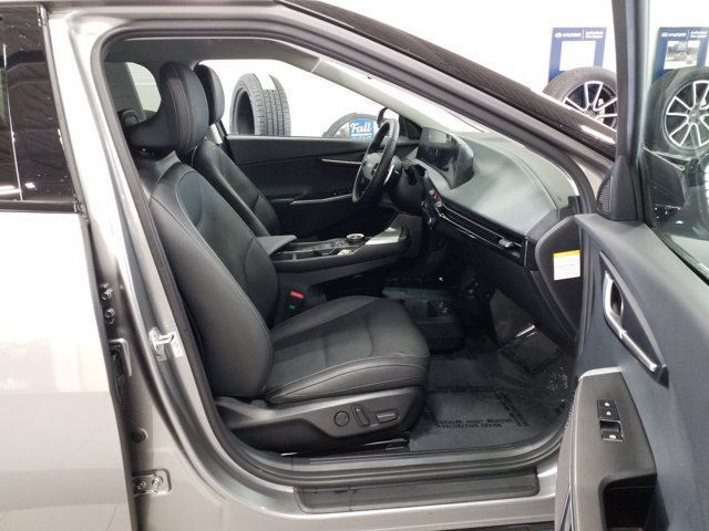 Used 2024 Kia EV6 Wind w/ Wind Technology Package AWD/4WD image 16