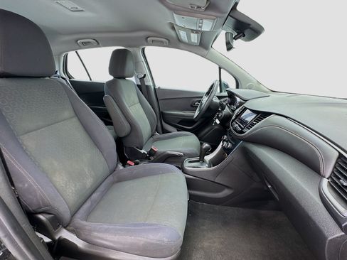 Used 2020 Chevrolet Trax LS FWD image 18