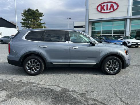 Used 2023 Kia Telluride LX image 10