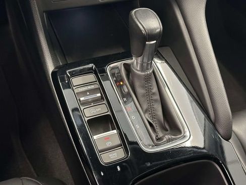 Certified 2024 Acura Integra FWD image 33