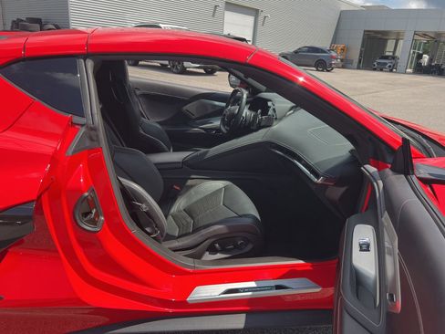 Used 2024 Chevrolet Corvette Stingray Preferred Cpe w/ Battery Protection Package RWD image 32