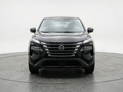 Used 2025 Nissan Rogue SV FWD image 2