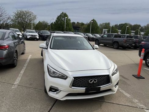 Used 2019 INFINITI Q50 Luxe w/ Cargo Package (L96) RWD image 2
