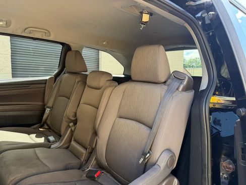 Used 2018 Honda Odyssey EX image 31