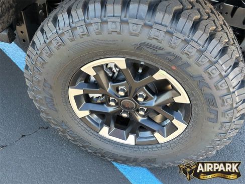 New 2025 Jeep Gladiator Rubicon image 10