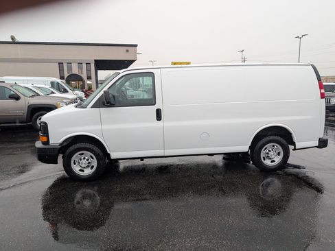 Used 2004 Chevrolet Express 2500 RWD image 5
