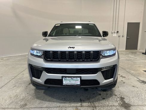 New 2026 Jeep Grand Cherokee Limited image 3