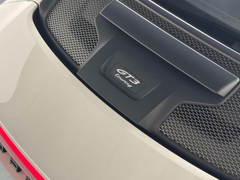 Used 2024 Porsche 911 GT3 RWD image 18