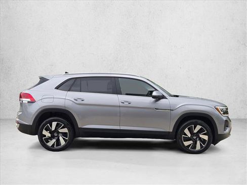 Used 2025 Volkswagen Atlas Cross Sport SE AWD/4WD image 4