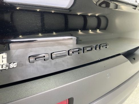 Used 2023 GMC Acadia SLE w/ Driver Convenience Package image 28