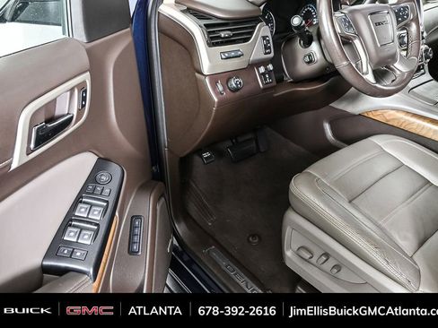 Used 2019 GMC Yukon XL Denali image 9