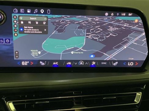 Certified 2026 Chevrolet Traverse LT w/ Sun and Wheel Package FWD image 19